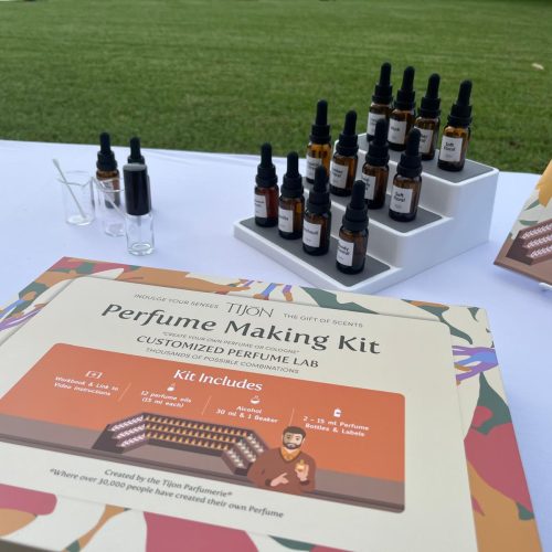 Two Girls Essence Lab (3)